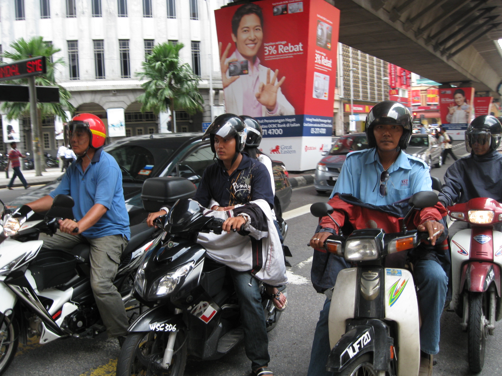 Paling berisiko di jalanraya, kerajaan abai keselamatan penunggang  motosikal | roketkini.com